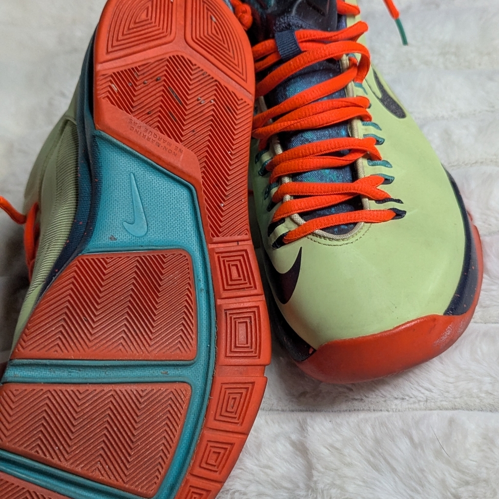 Nike Green and Orange Sneakers Lightweight Mesh Design - Picture 2 of 4